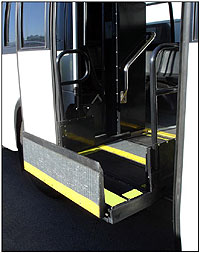 Компания Hogan Mfg., Inc. - изготовитель автобусных лифтов для людей с ограниченными возможностями